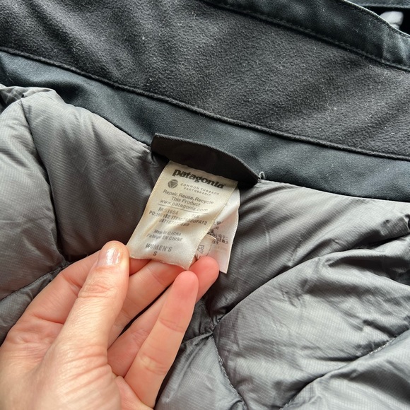 Patagonia Parka in Black - Picture 2 of 6